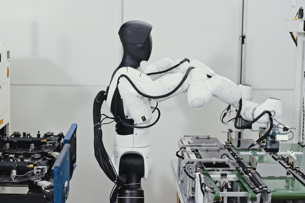 304am永利机器人真机强化学习落地工业产线，开启具身智能规模化应用新阶段